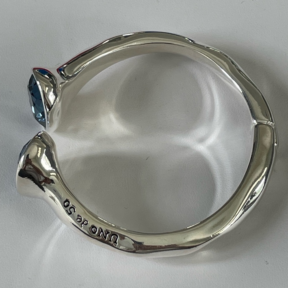 Uno de 50 Bracelet - NEVER SEEN - Silver with Blue Swarovski Crystal - Picture 5 of 14